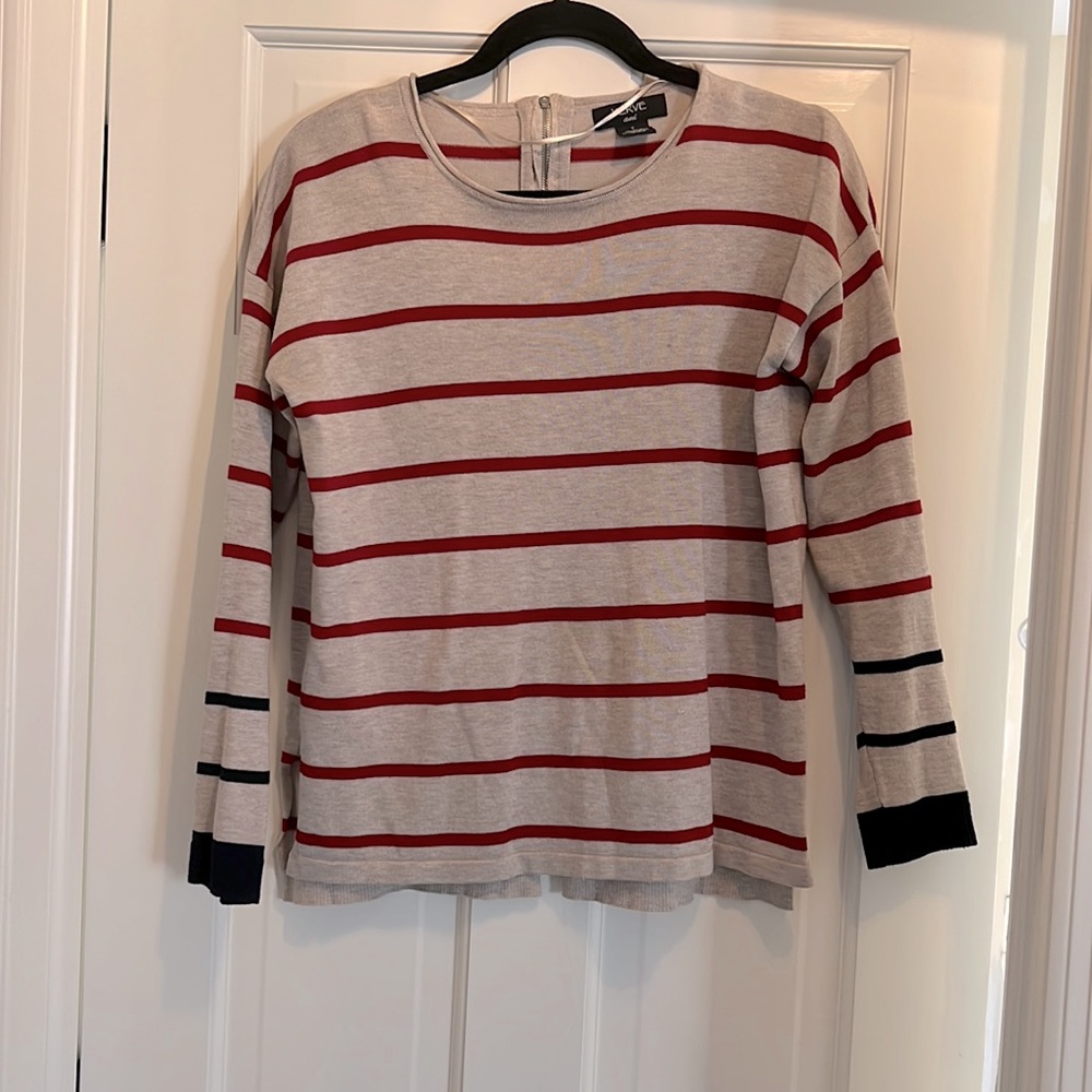 Verve size S light sweater